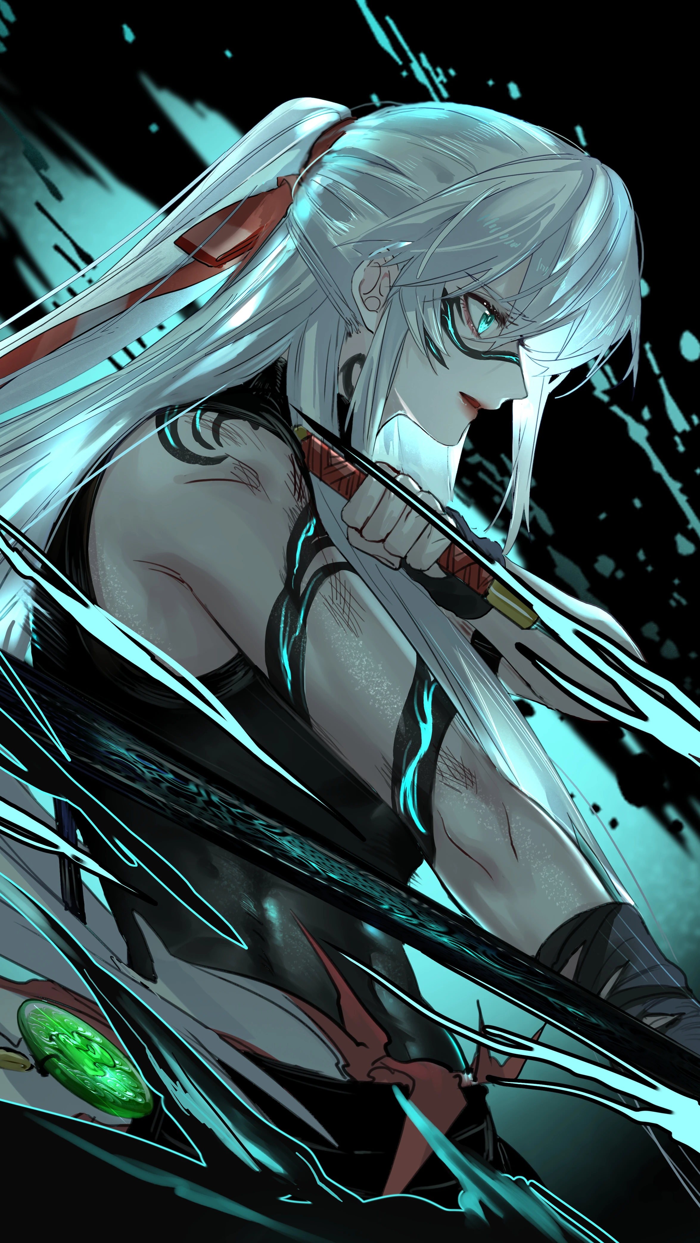 Ji Linxue draws her saber in a flash of cyan light